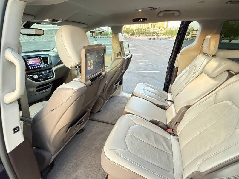 2017 Chrysler Pacifica Touring-L Plus