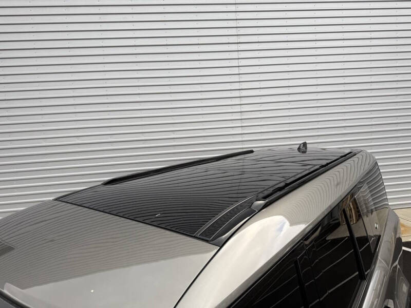 2024 Land Rover Defender 130 P400 X-Dynamic SE