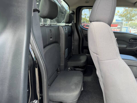 2022 Nissan Frontier S