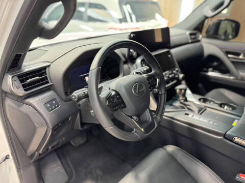 2024 Lexus LX 600 Luxury