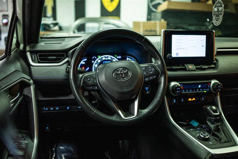 2024 Toyota RAV4 Hybrid SE