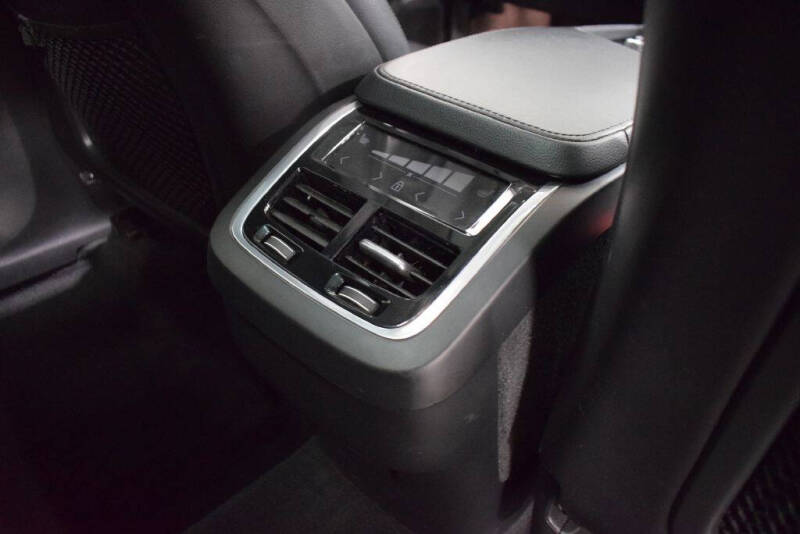 2020 Volvo XC90 T5 Momentum