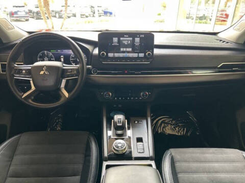 2023 Mitsubishi Outlander PHEV SE