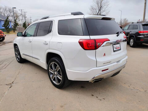 2017 GMC Acadia Denali