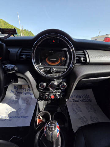 2017 MINI Hardtop 2 Door Cooper