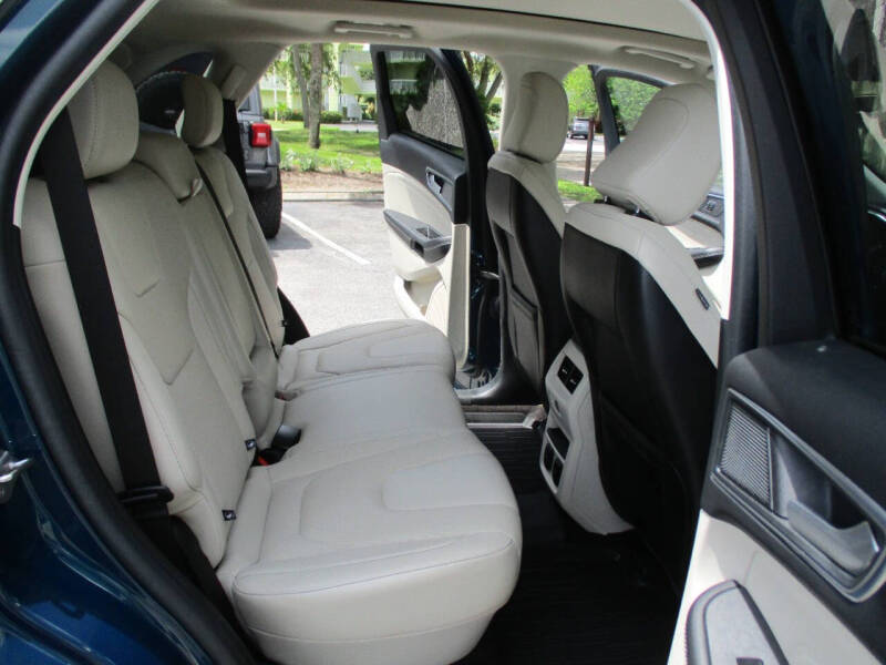 2020 Ford Edge Titanium