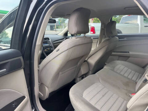 2017 Ford Fusion SE