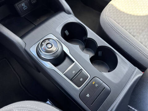 2022 Ford Escape SE