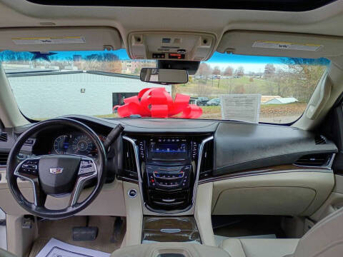 2018 Cadillac Escalade Luxury