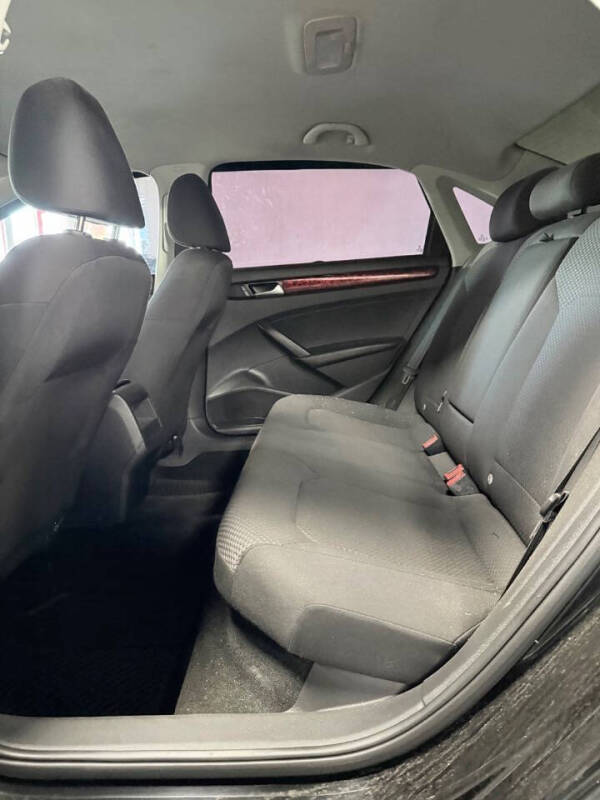 2015 Volkswagen Passat 1.8T S