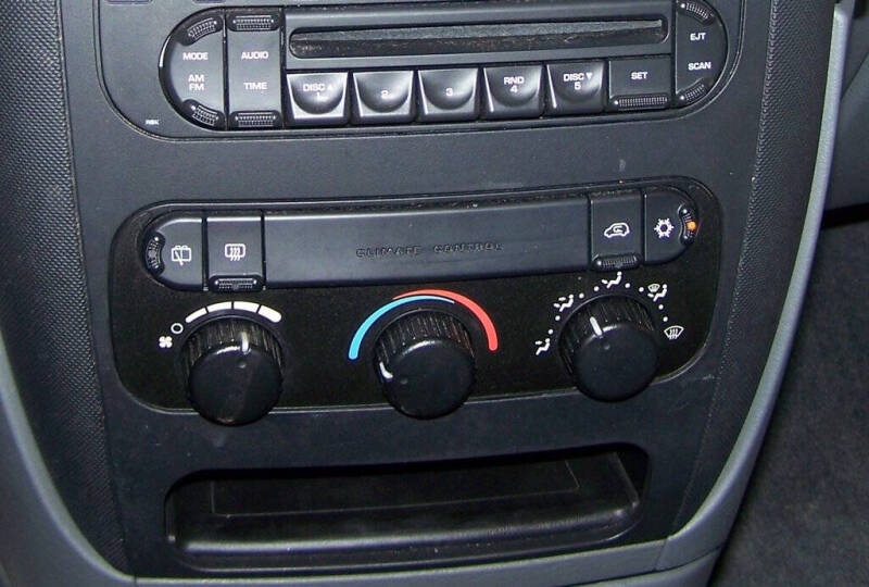 2005 Dodge Grand Caravan SE