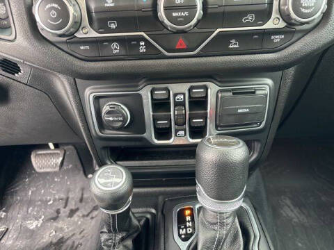 2024 Jeep Gladiator NightHawk