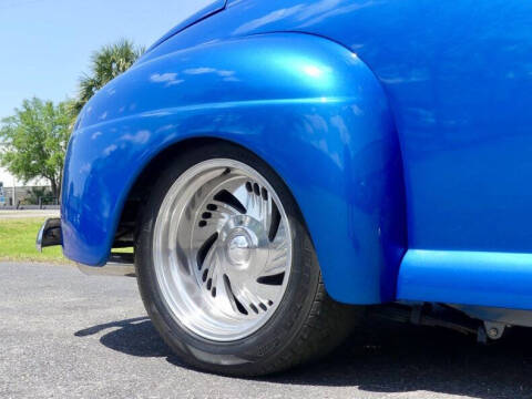 1948 Ford Super Deluxe