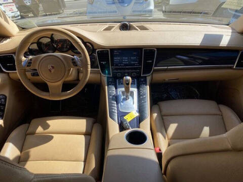 2014 Porsche Panamera 4