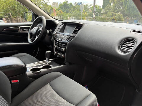 2018 Nissan Pathfinder S