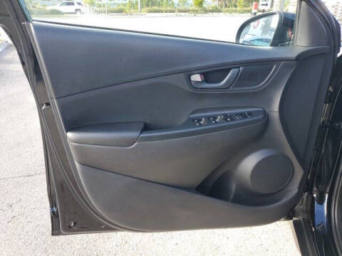 2023 Hyundai Kona SE