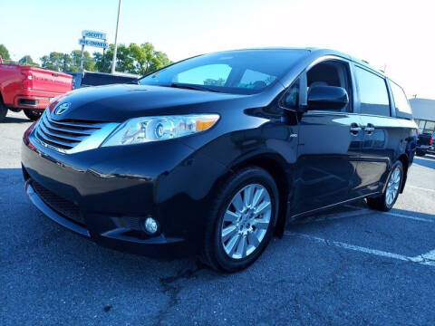 2017 Toyota Sienna for sale at SILVER ARROW AUTO SALES CORPORATION in Newark NJ