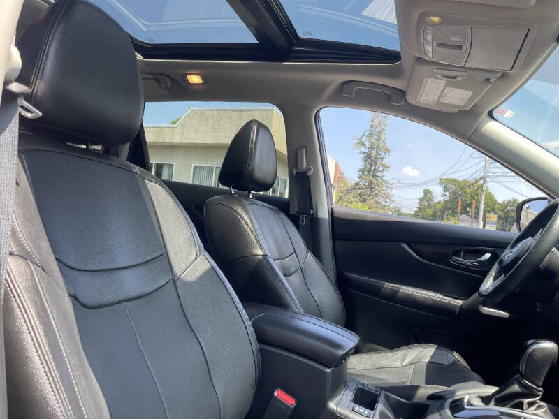 2017 Nissan Rogue SL