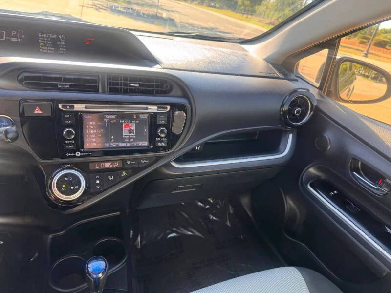 2015 Toyota Prius c