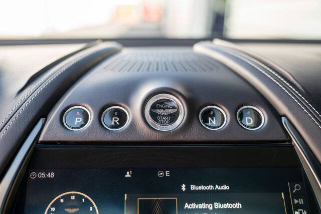 2021 Aston Martin DBX 17