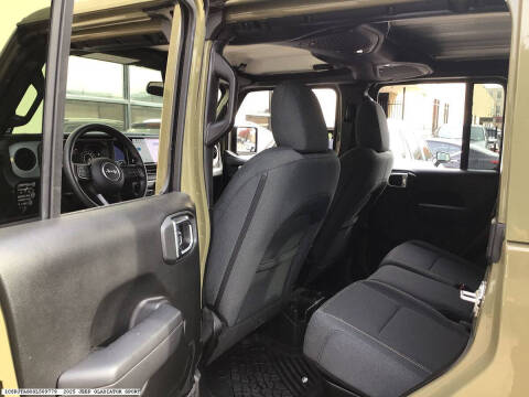 2025 Jeep Gladiator NightHawk