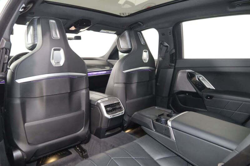2023 BMW 7 Series 740i