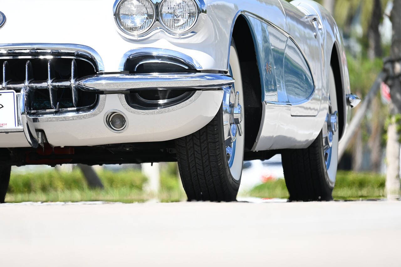 1960 Chevrolet Corvette 22
