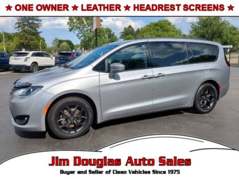 2018 Chrysler Pacifica for sale at Jim Douglas Auto Sales in Pontiac MI