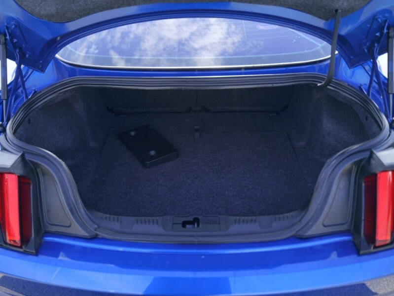 2017 Ford Mustang V6