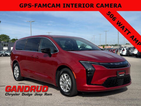 2027 Chrysler Pacifica Select Photo
