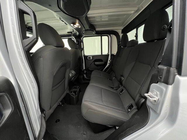 2023 Jeep Gladiator Sport