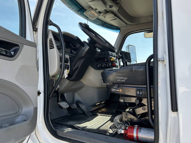 2019 Peterbilt 567 Road Tractor