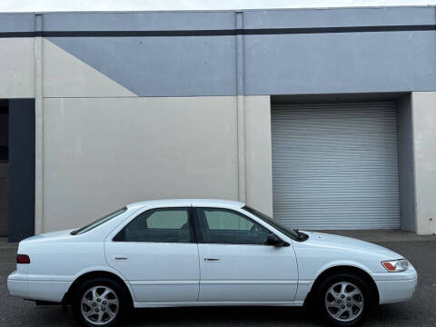 1999 Toyota Camry LE V6