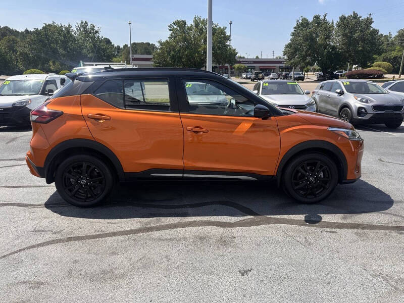 2023 Nissan Kicks SR