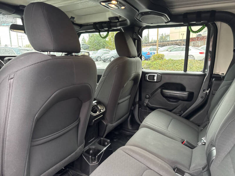 2020 Jeep Gladiator Sport