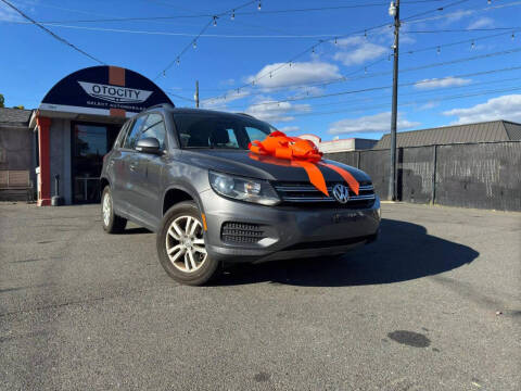 2016 Volkswagen Tiguan for sale at OTOCITY in Totowa NJ