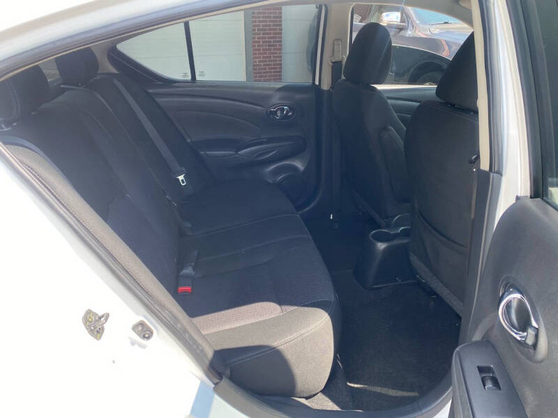 2019 Nissan Versa SV