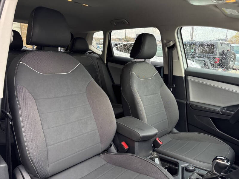 2024 Volkswagen Taos SE 4Motion