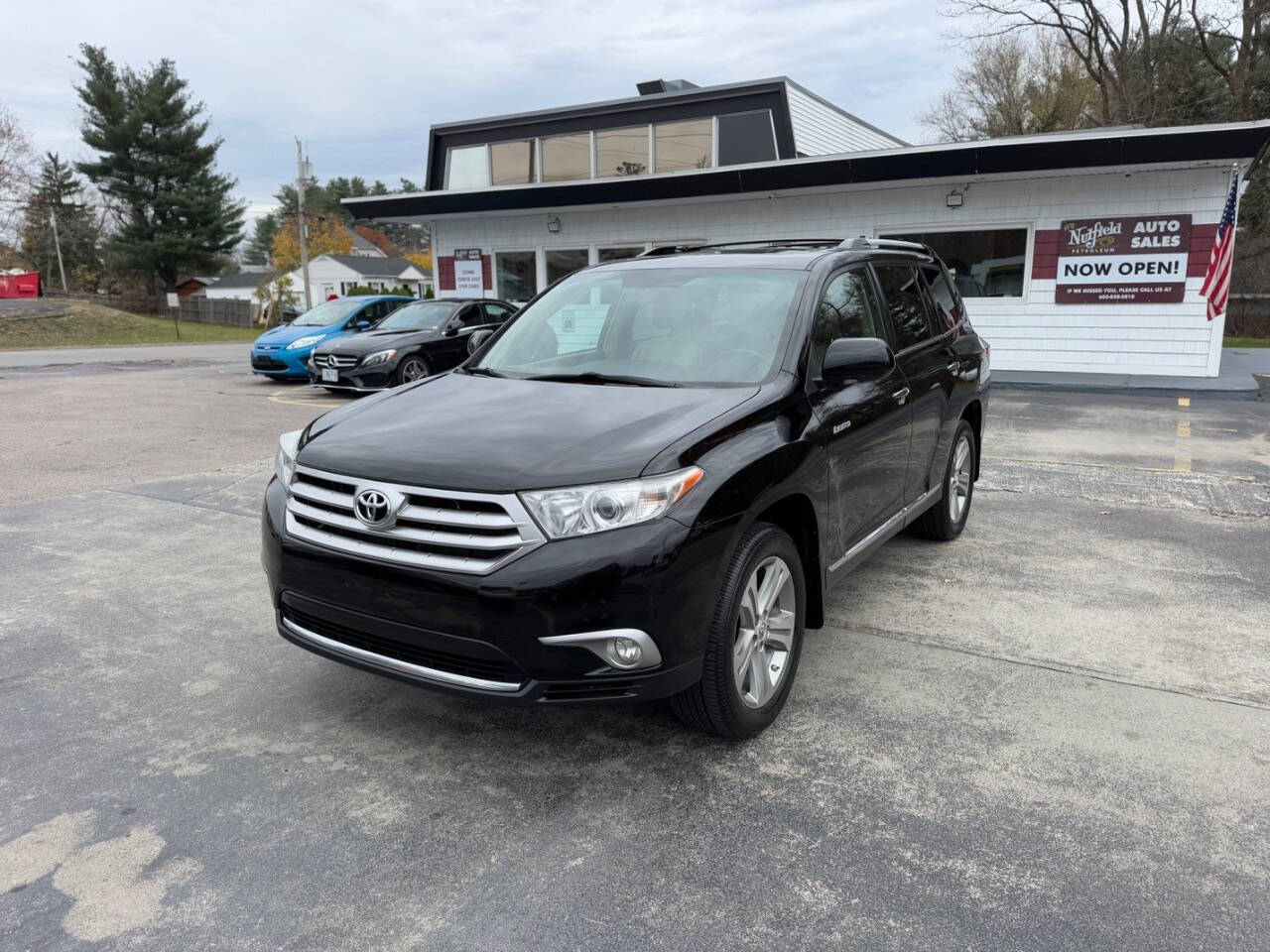 2012 Toyota Highlander for sale at Nutfield Petroleum in Londonderry, NH