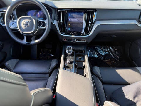 2024 Volvo S60 B5 Plus Black Edition