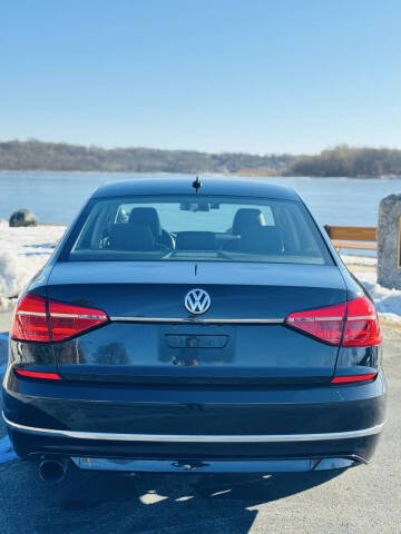 2016 Volkswagen Passat 1.8T R-Line