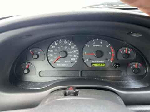 2003 Ford Mustang Deluxe