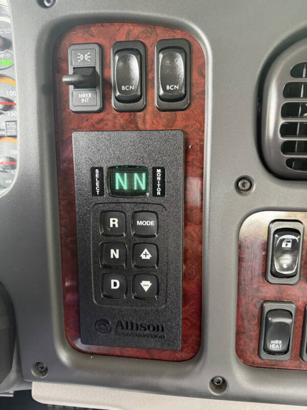 2019 Freightliner Business class M2
