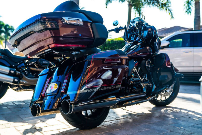 2019 Harley-Davidson FLHXSE CVO Street Glide