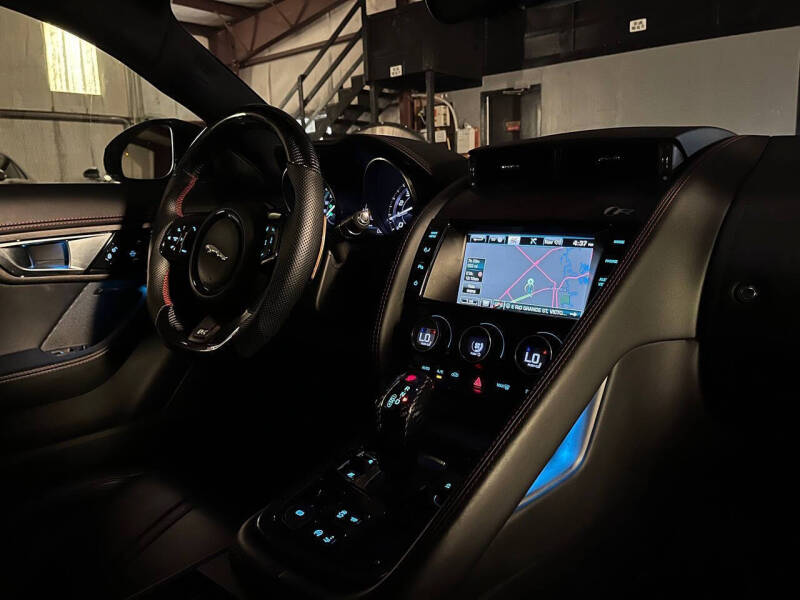 2015 Jaguar F-TYPE R