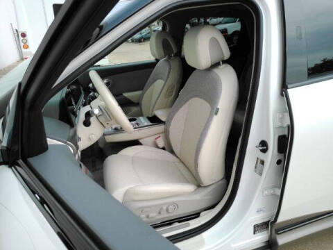 2024 Genesis GV60 Standard