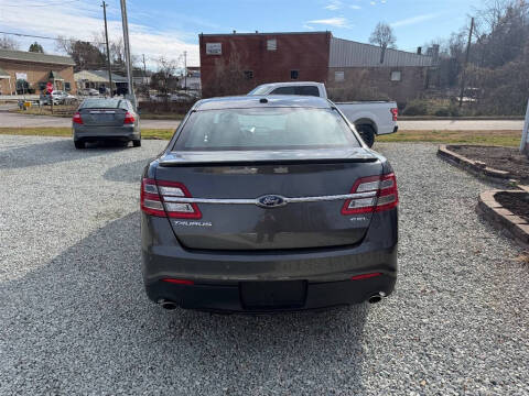 2017 Ford Taurus SEL
