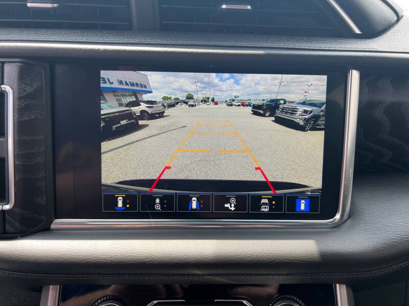 2022 GMC Yukon Denali - Photo 10
