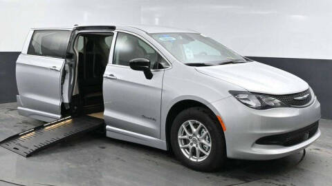 2024 Chrysler Voyager LX