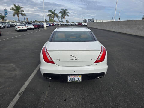 2017 Jaguar XJ R-Sport